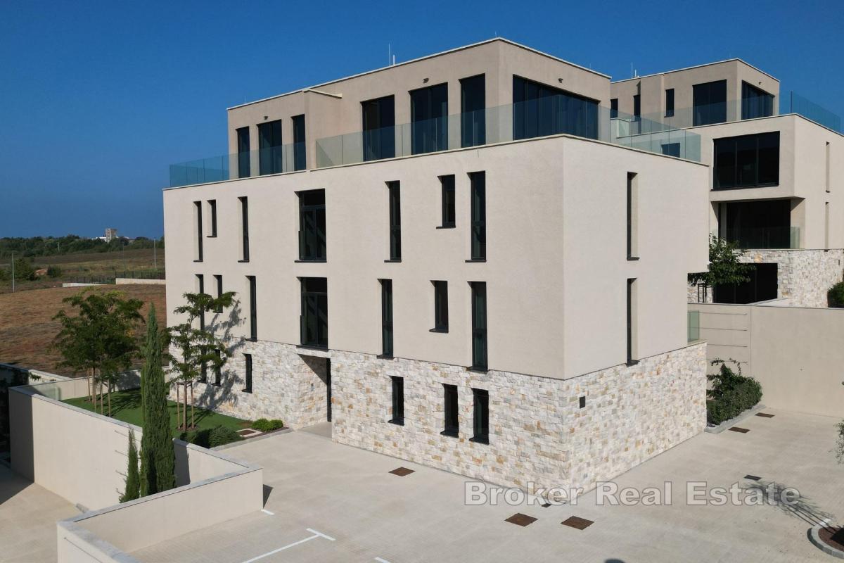 Wunderschönes Penthouse in einem neuen Gebäude in einem Luxusresort