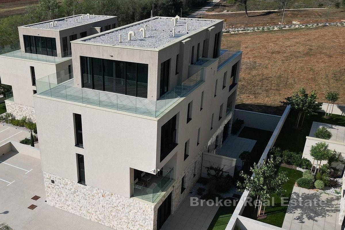 Wunderschönes Penthouse in einem neuen Gebäude in einem Luxusresort