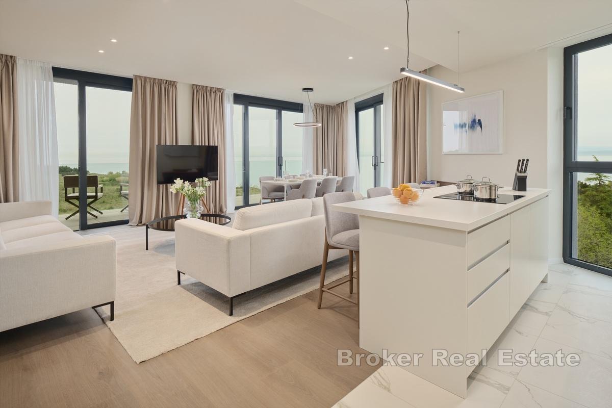 Wunderschönes Penthouse in einem neuen Gebäude in einem Luxusresort