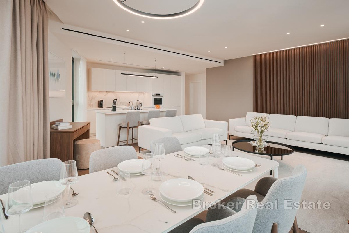 Wunderschönes Penthouse in einem neuen Gebäude in einem Luxusresort