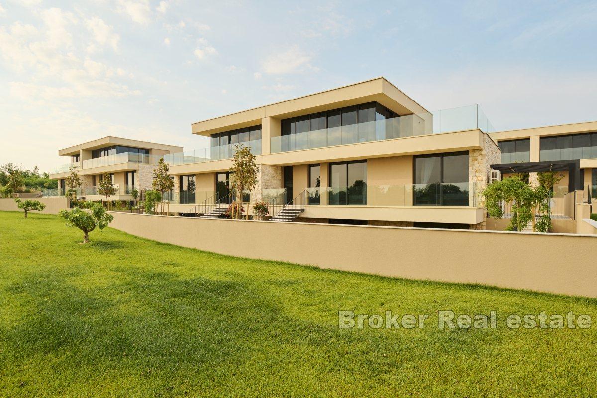 Villa moderna all'interno di un resort