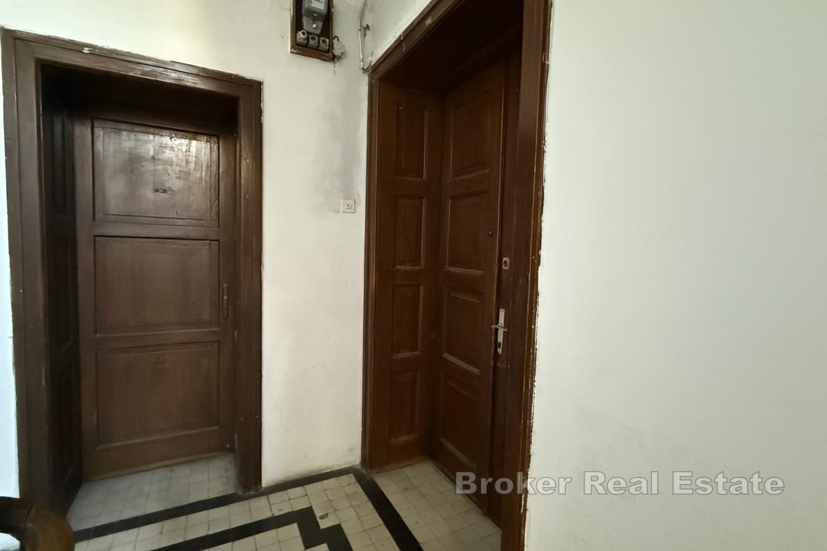 Unik rymlig lägenhet nära centrum