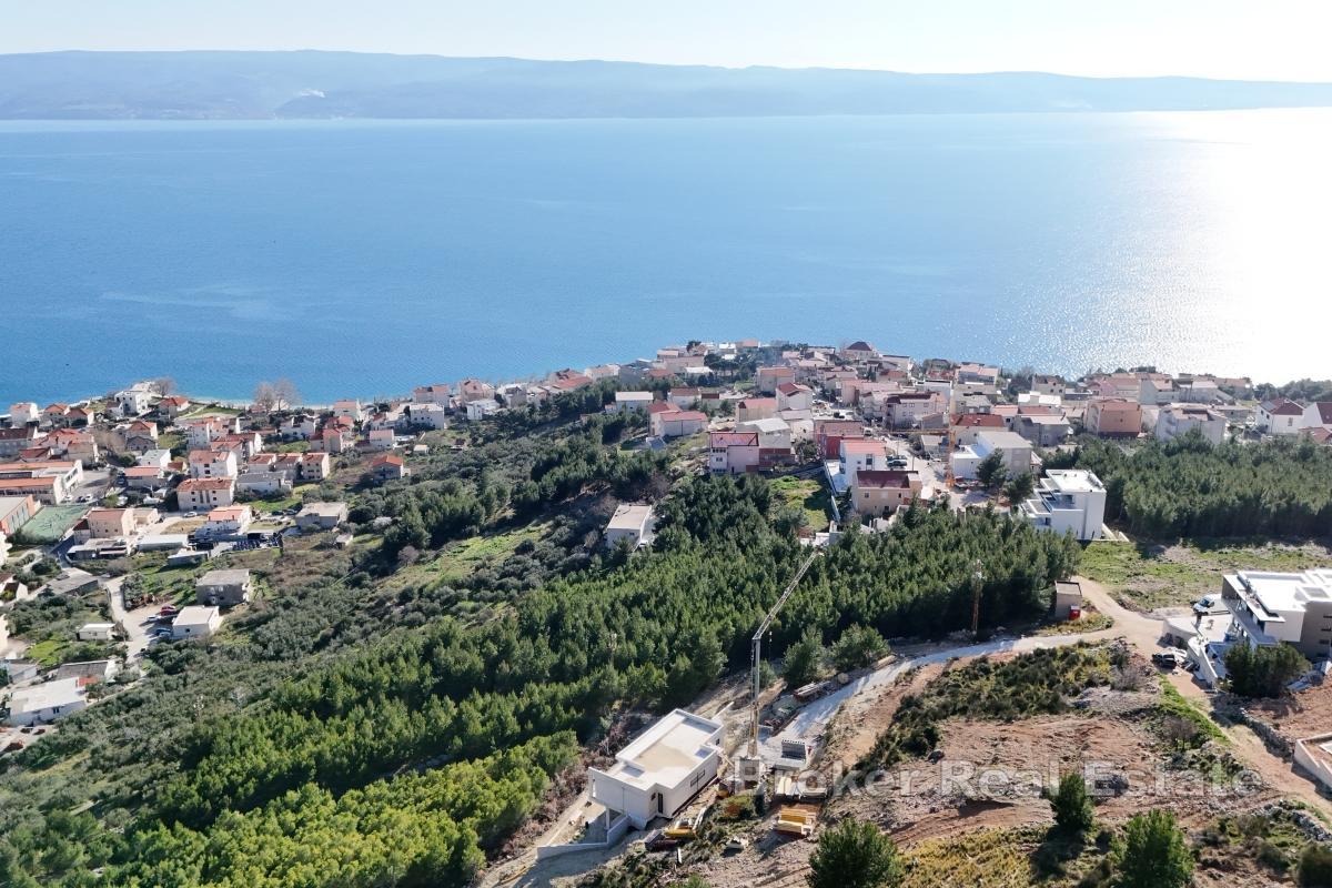 Baugrundstück mit Blick auf Meer und Inseln