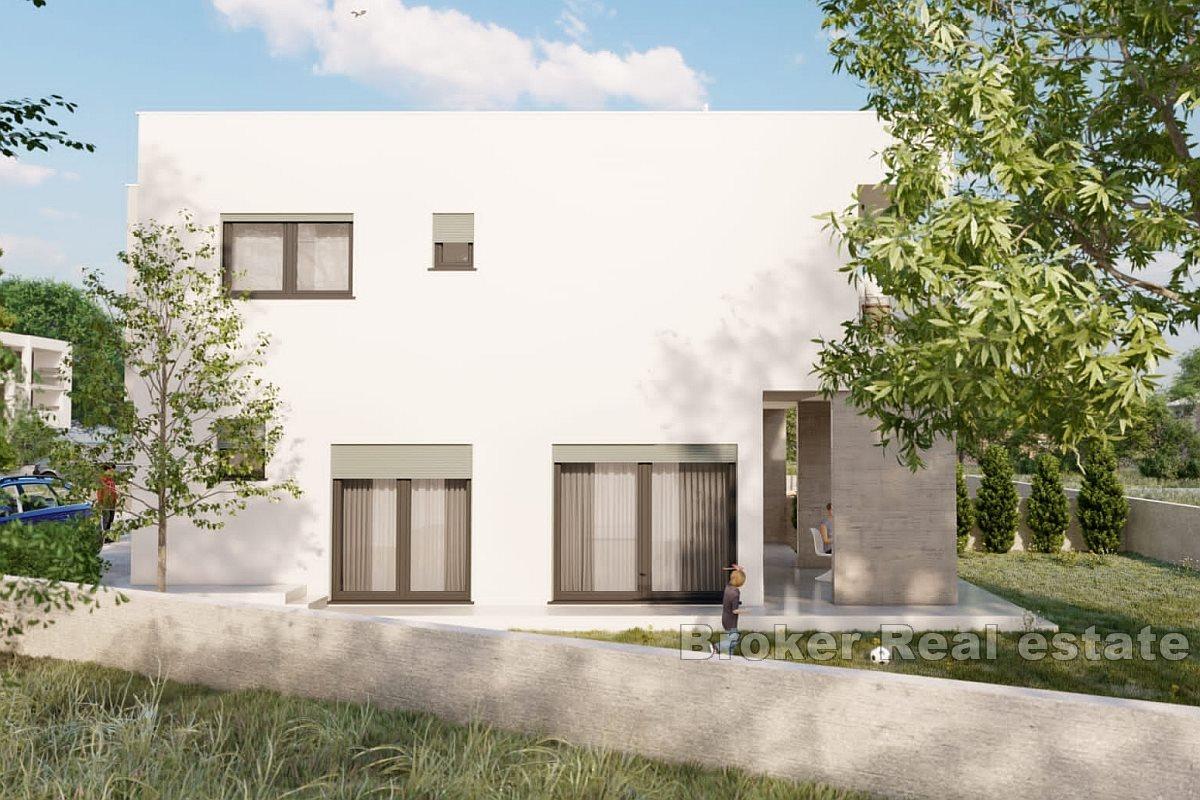 Appartement avec cour et piscine