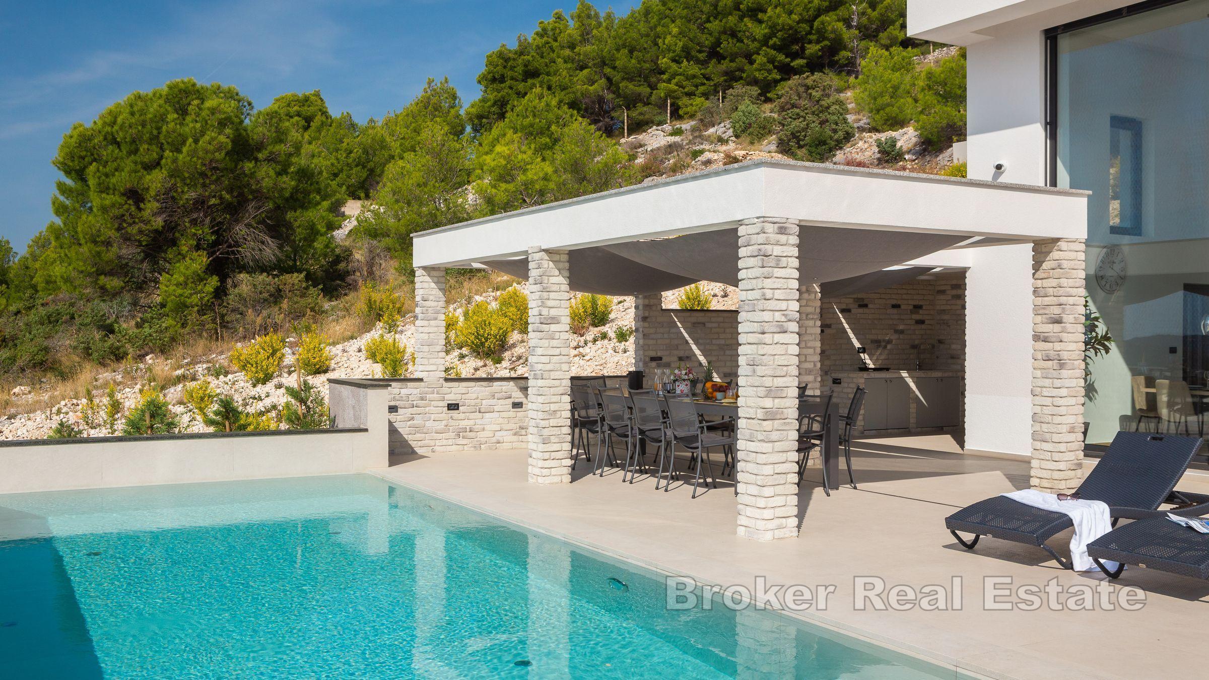 Villa dal design moderno e comfort di lusso vicino al mare