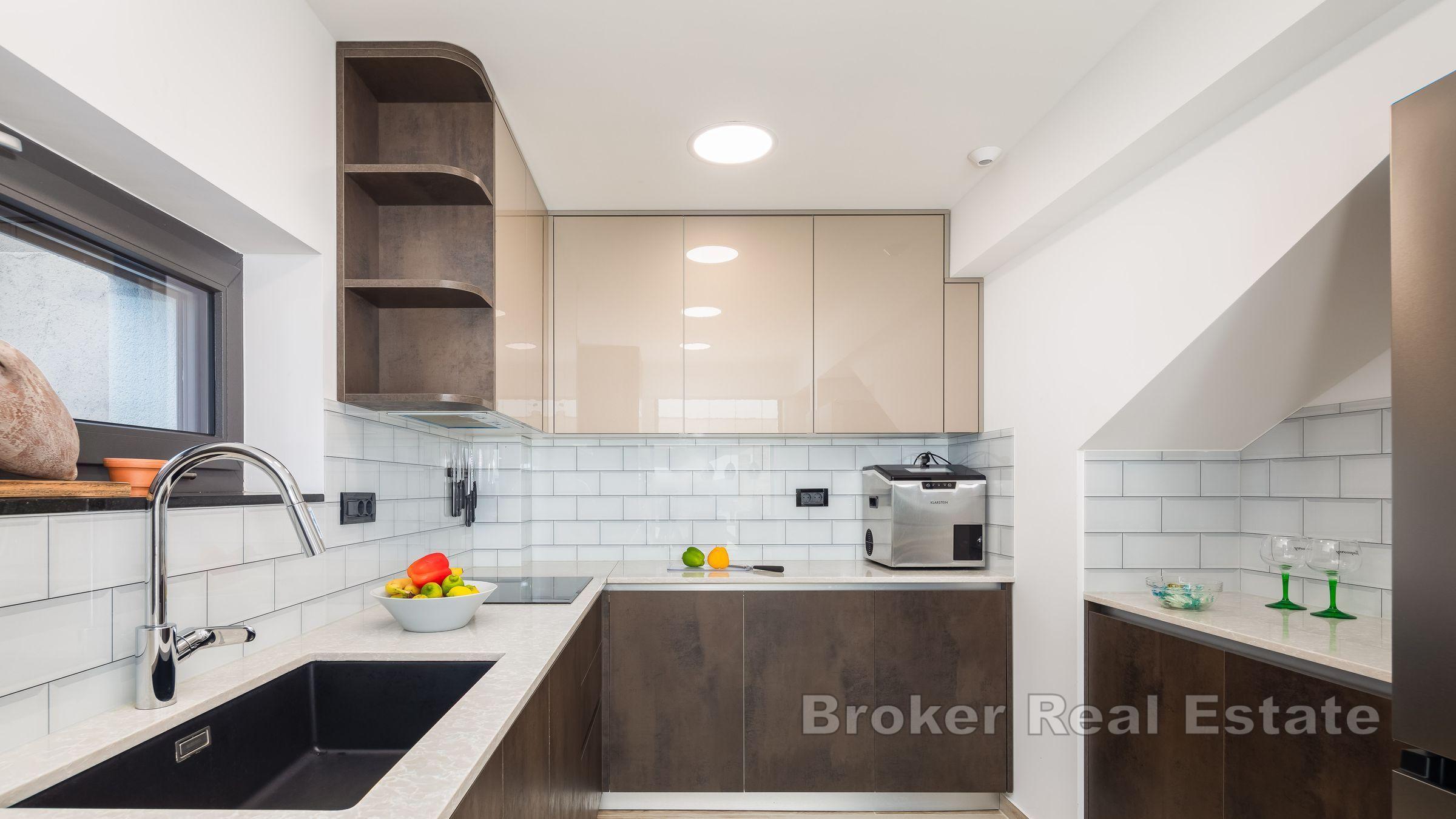 Villa dal design moderno e comfort di lusso vicino al mare