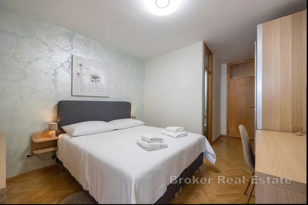 Appartamento con tre camere da letto in posizione privilegiata vicino al mare