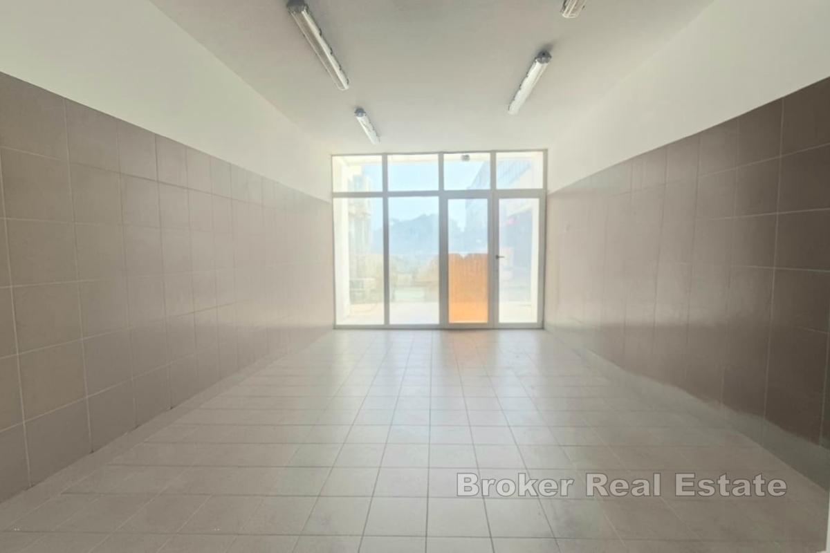 Obchodný priestor na prízemí s flexibilným usporiadaním