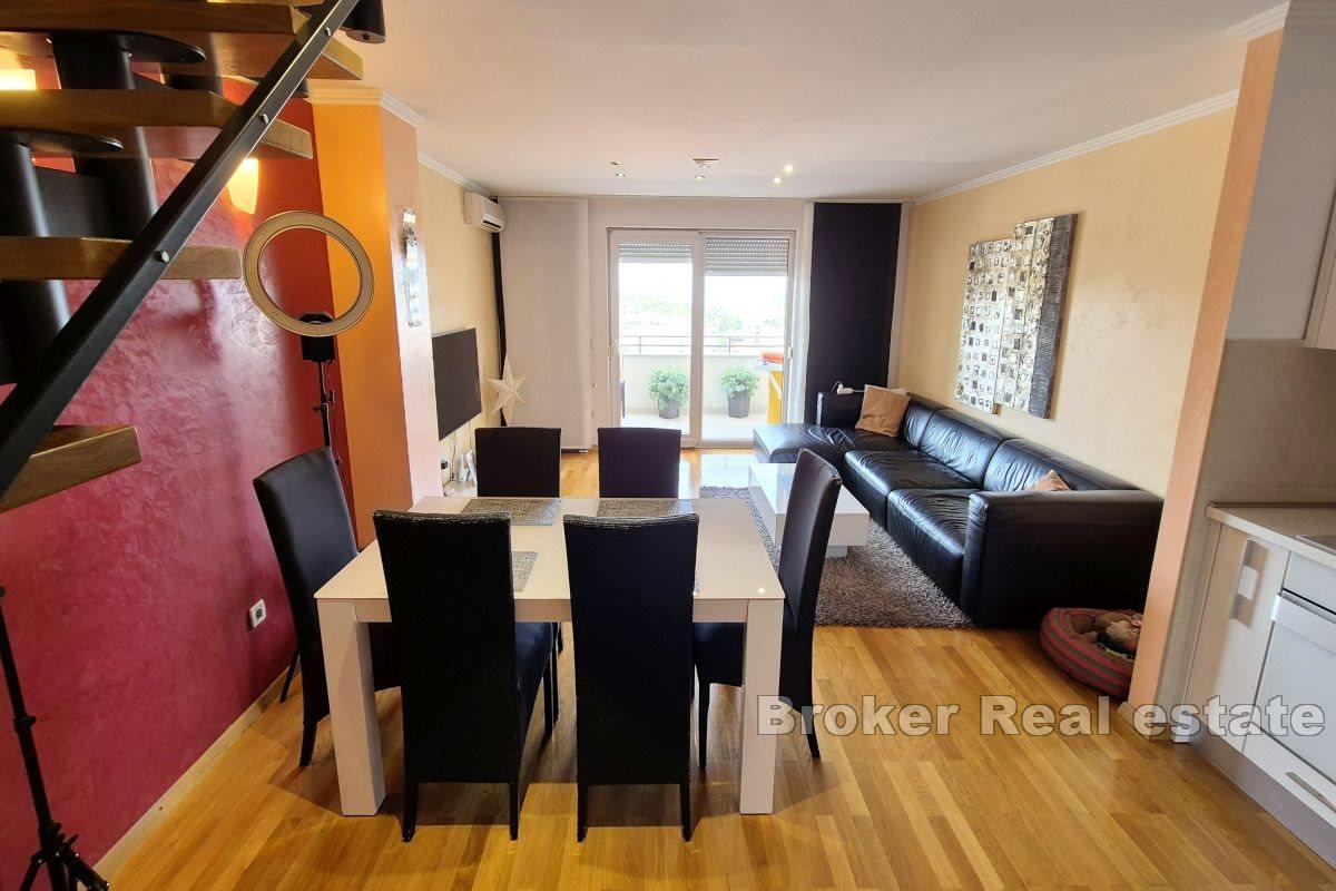 Appartamento moderno con vista mare