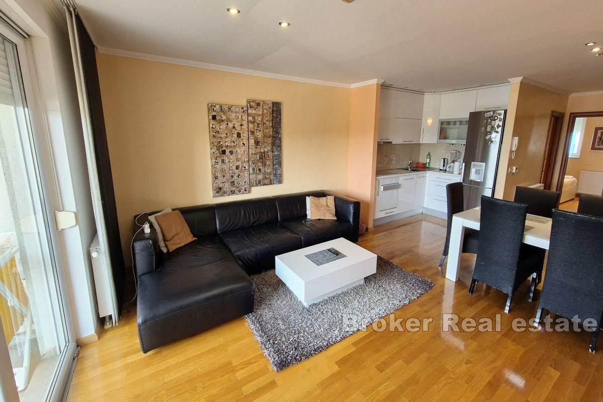 Appartamento moderno con vista mare