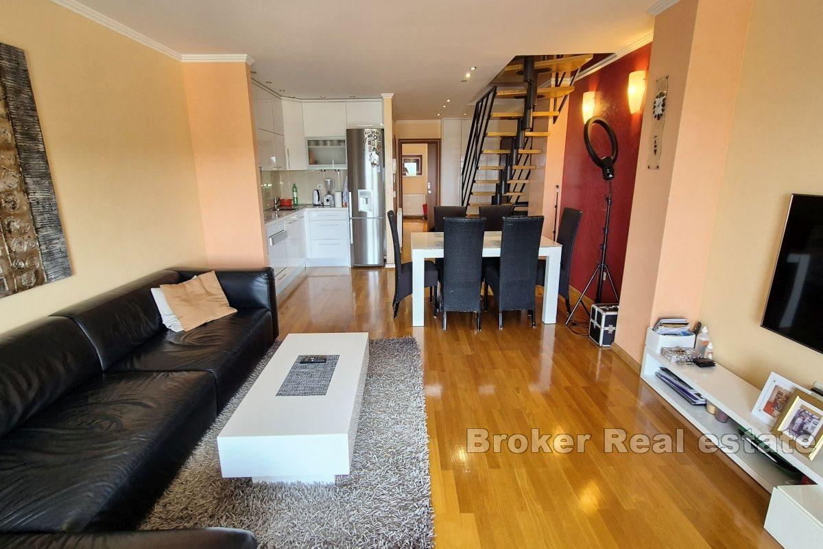 Appartamento moderno con vista mare