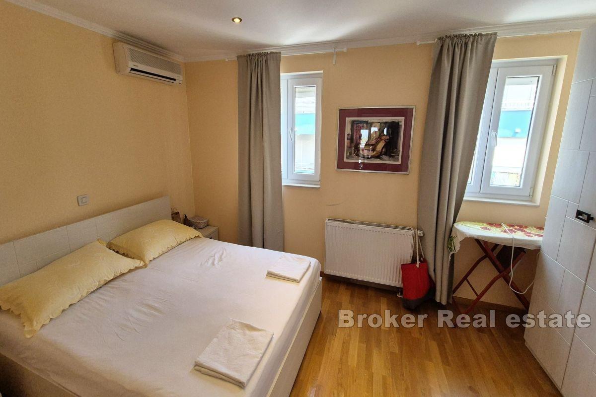 Appartamento moderno con vista mare