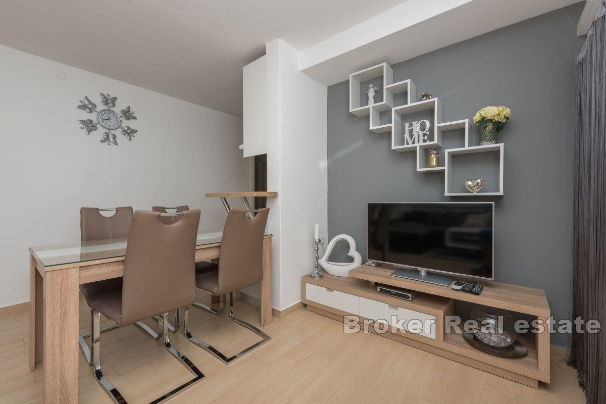 Leilighetshus nær stranden