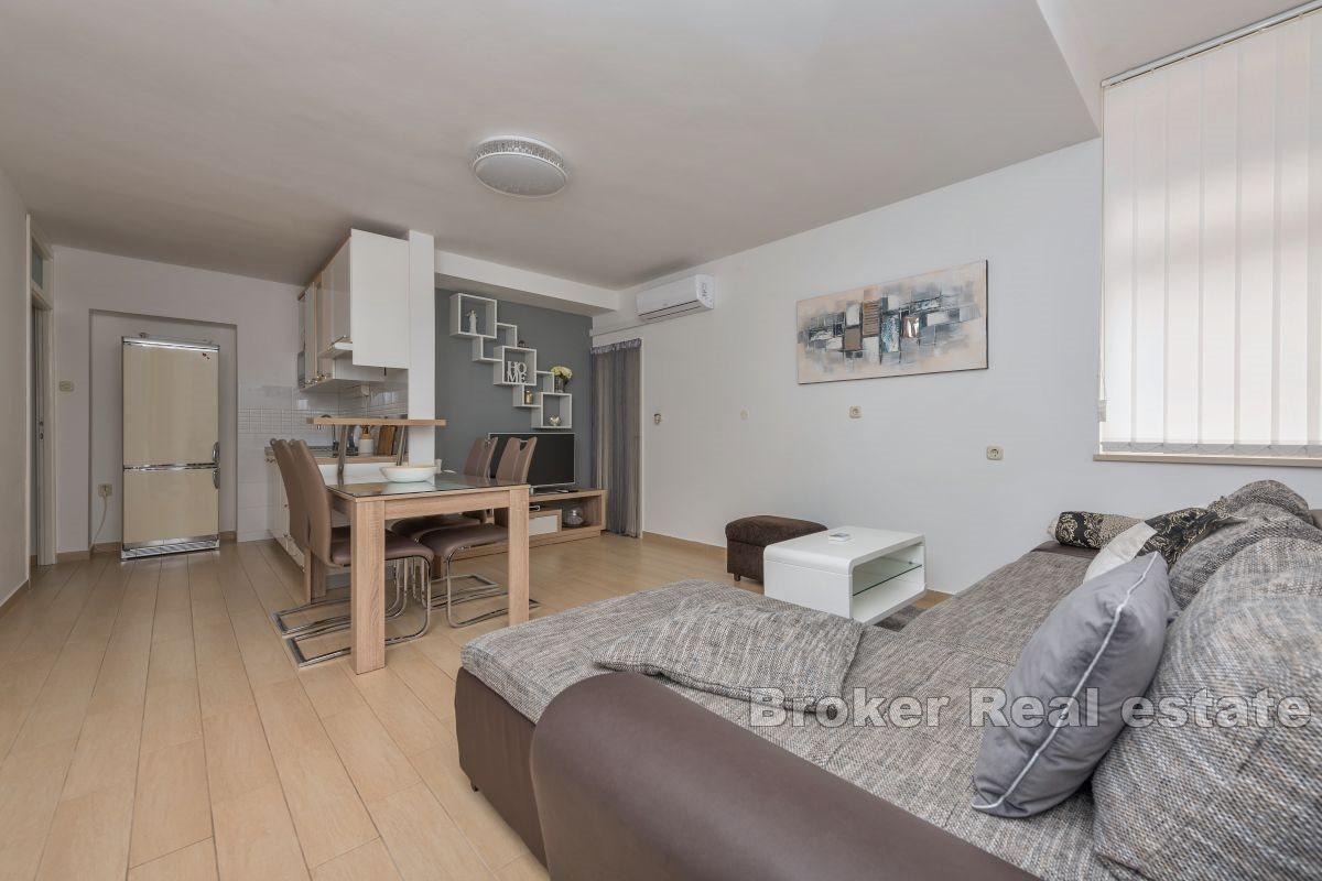 Leilighetshus nær stranden