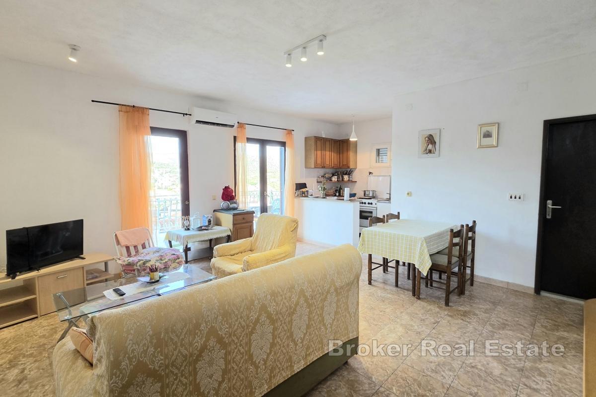 Haus mit Pool in ruhiger Lage