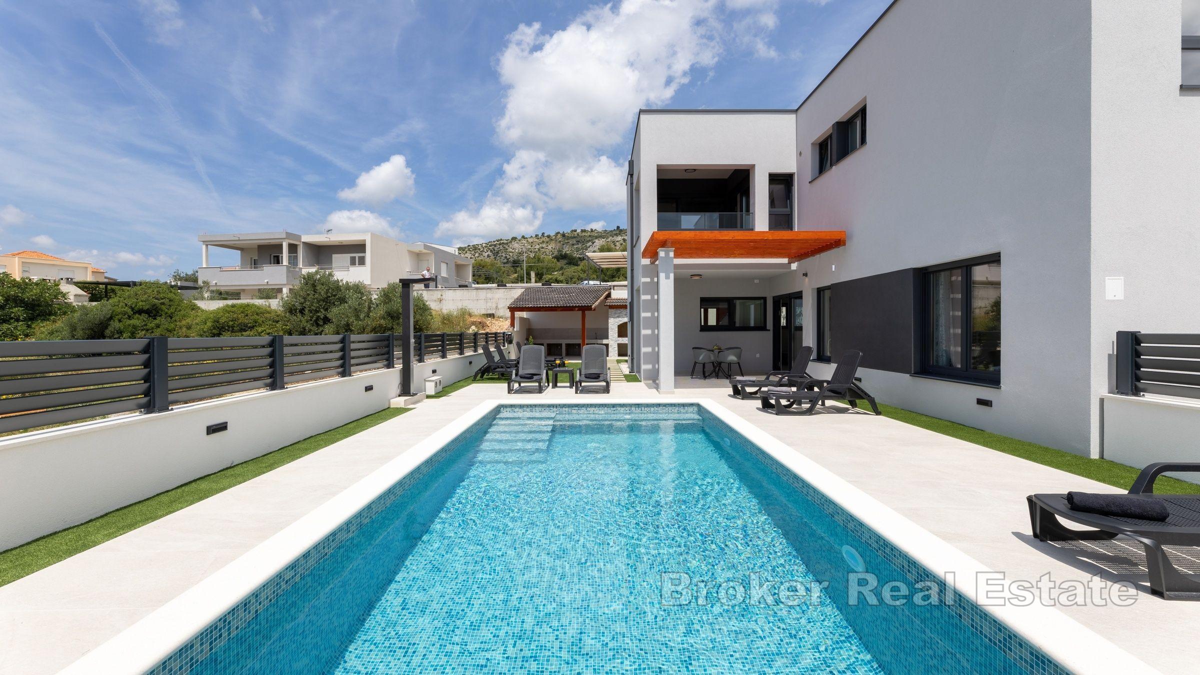 Prestiżowa willa z trzema jednostkami mieszkalnymi