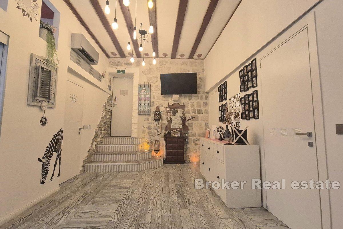 Prestigious apartment in the historic heart of the city