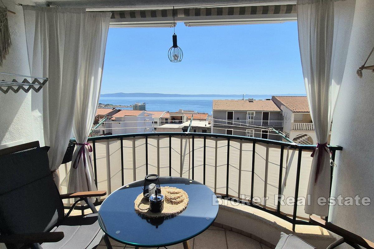 Apartment with sea view