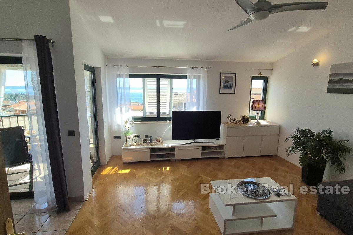 Apartment with sea view