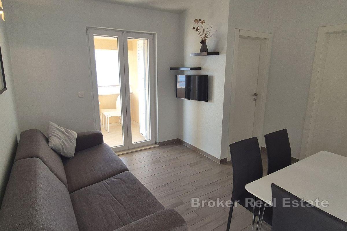 Dom z siedmioma jednostkami mieszkalnymi blisko morza