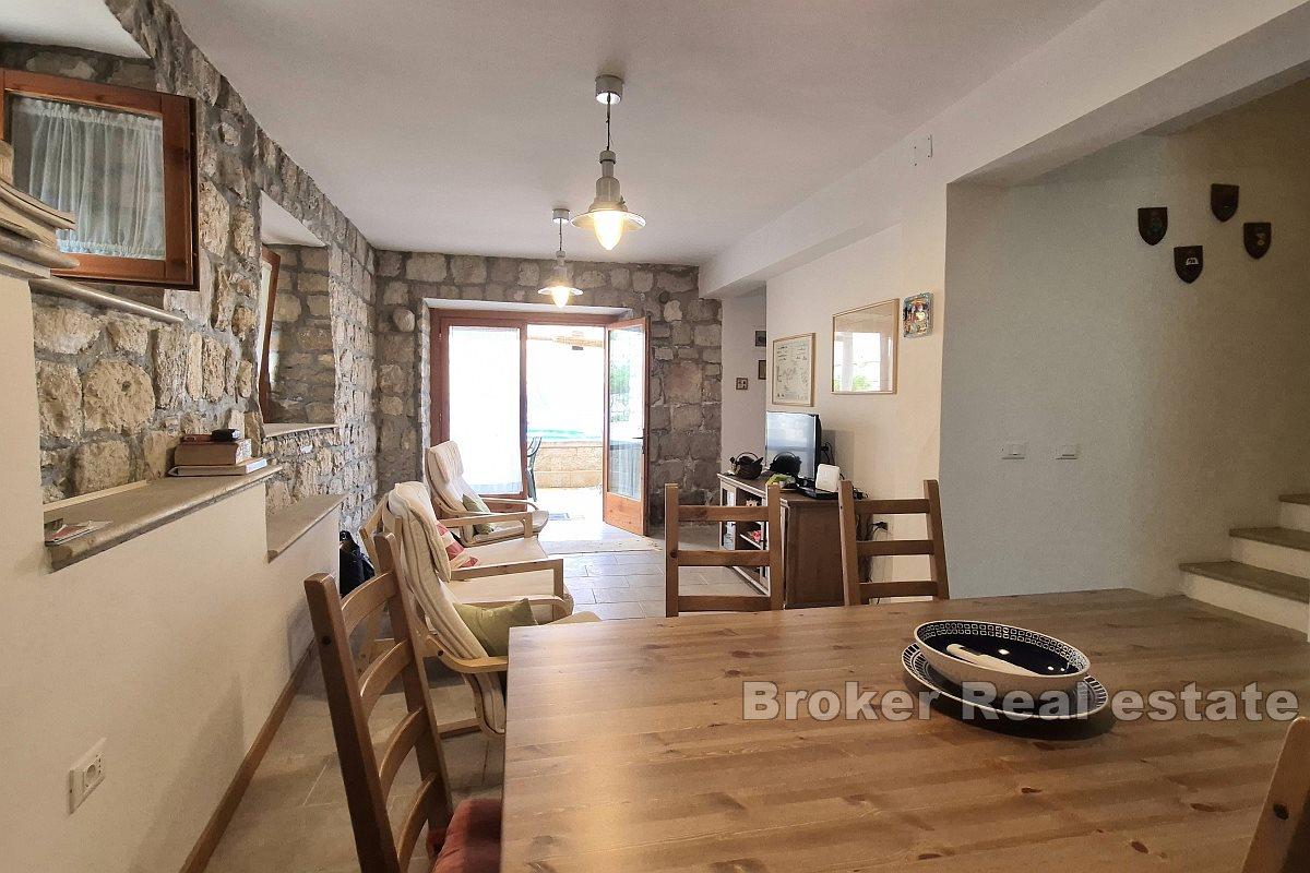 Ideální rekreační dům v klidné zátoce s výhledem na moře