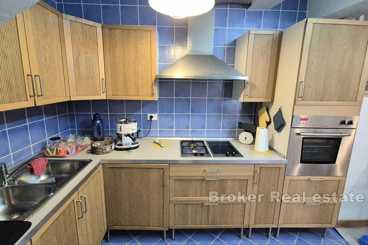 Ideální rekreační dům v klidné zátoce s výhledem na moře