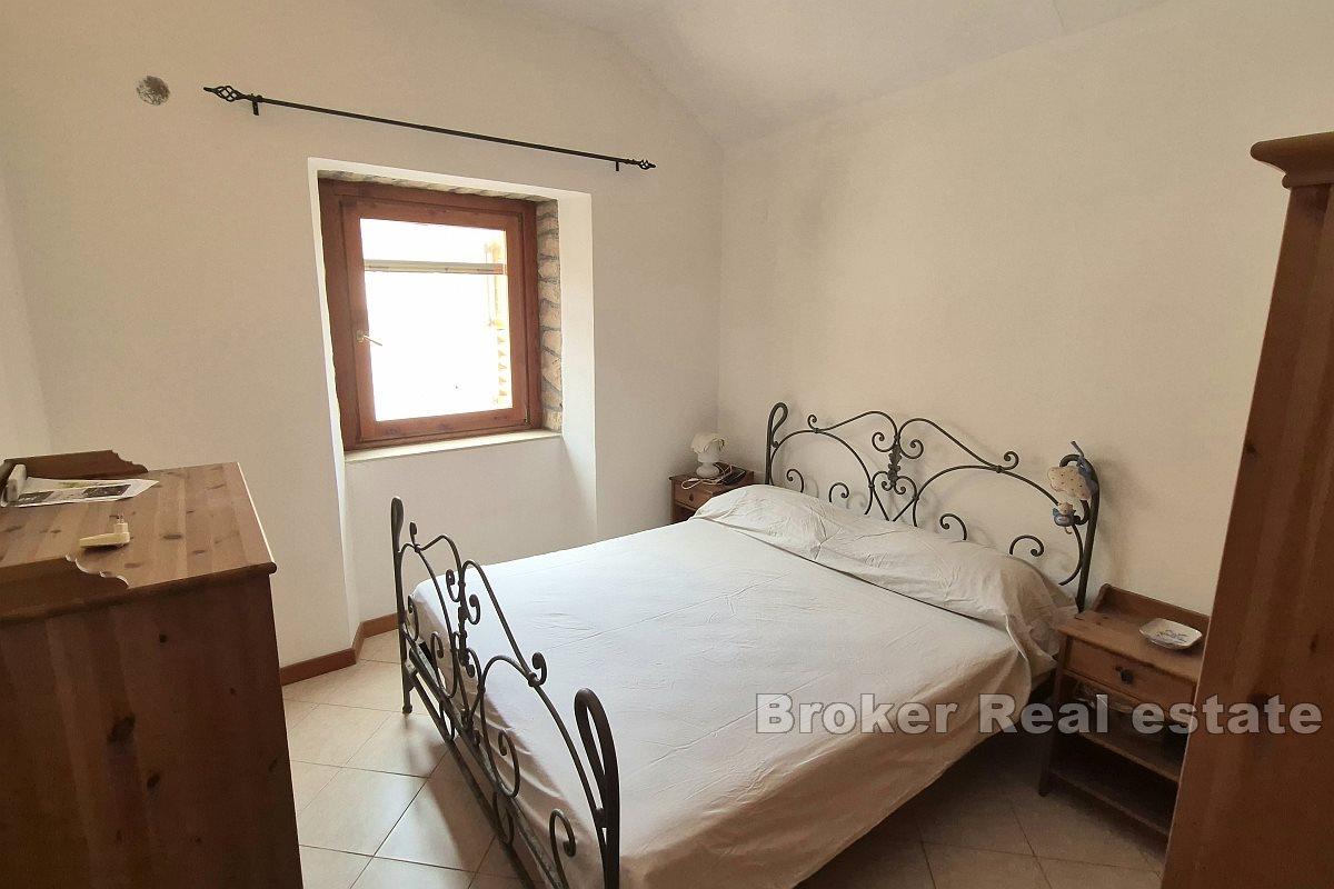 Ideální rekreační dům v klidné zátoce s výhledem na moře