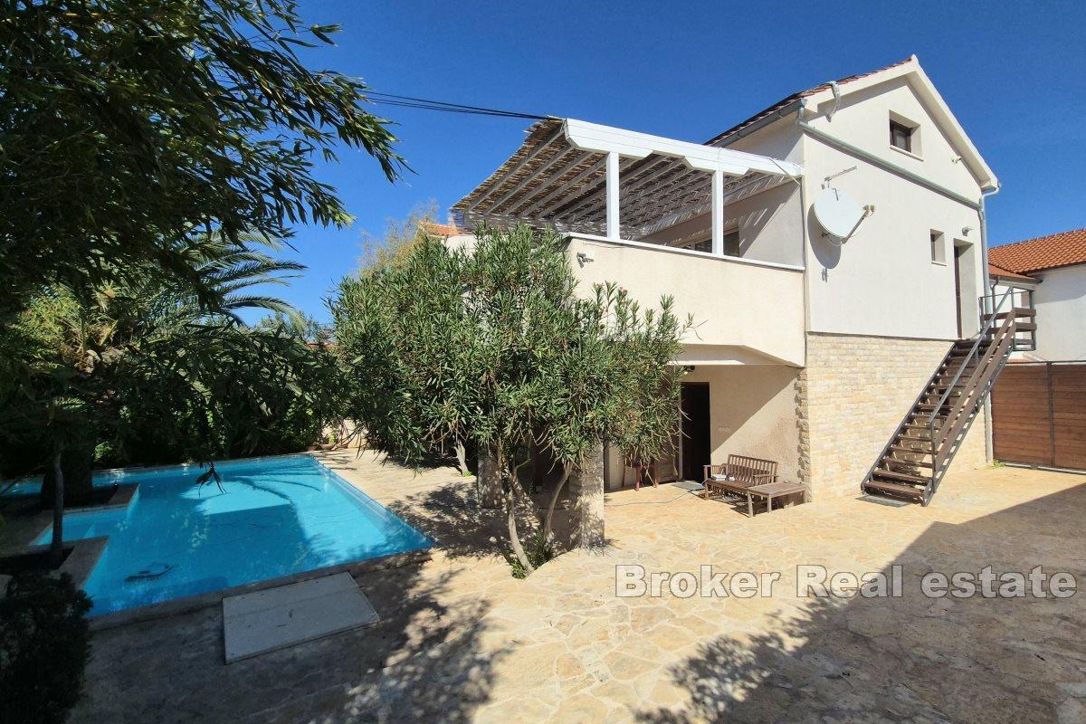 Haus mit Apartments, Pool und Whirlpool