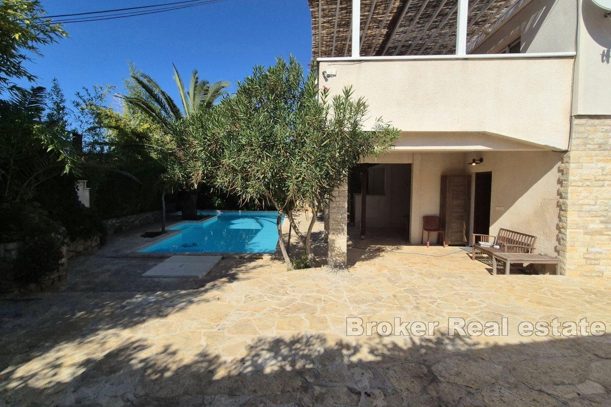 Haus mit Apartments, Pool und Whirlpool