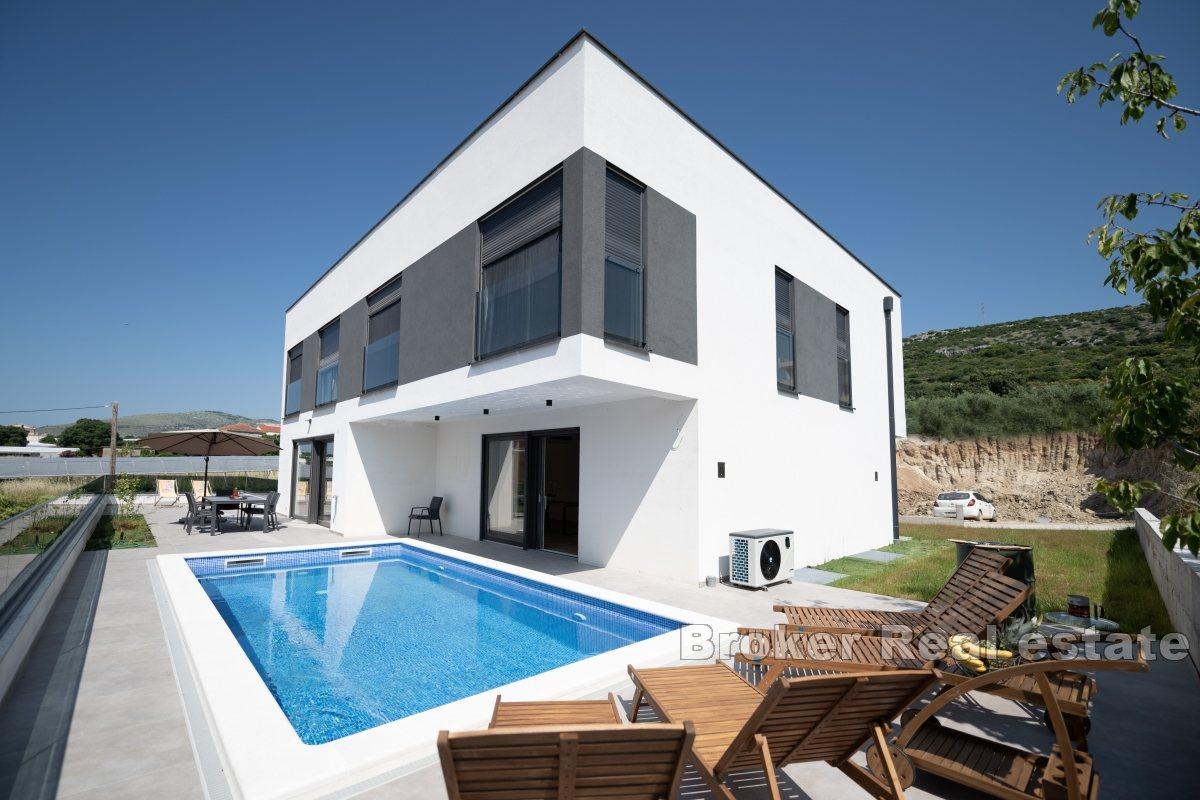 Trogir - Moderná vila s bazénom