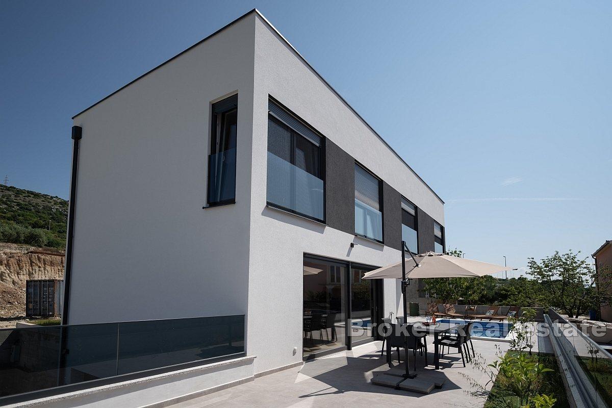 Trogir - Moderná vila s bazénom