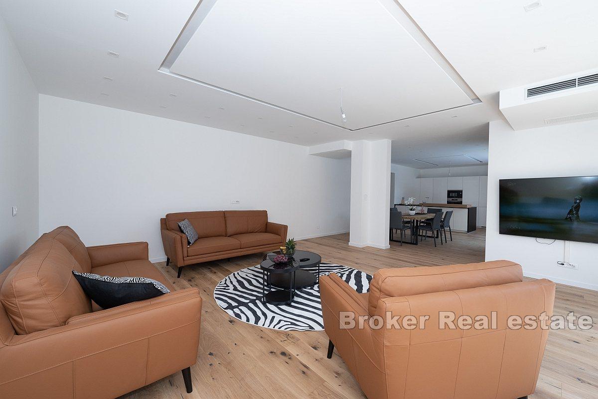 Trogir - Moderná vila s bazénom