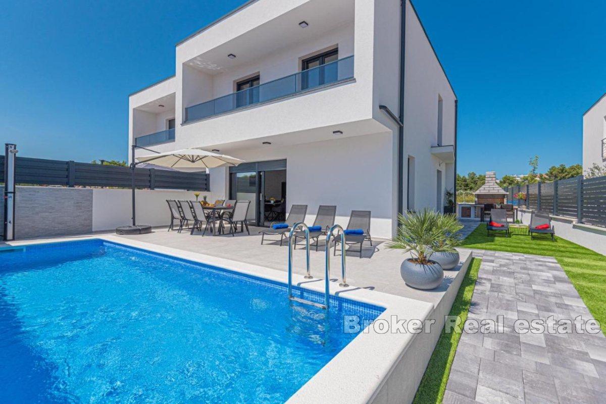 Semi detached villa near the sea