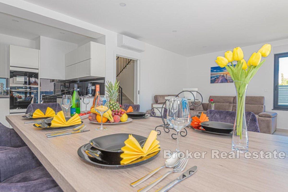 Dvojdomek v blízkosti moře