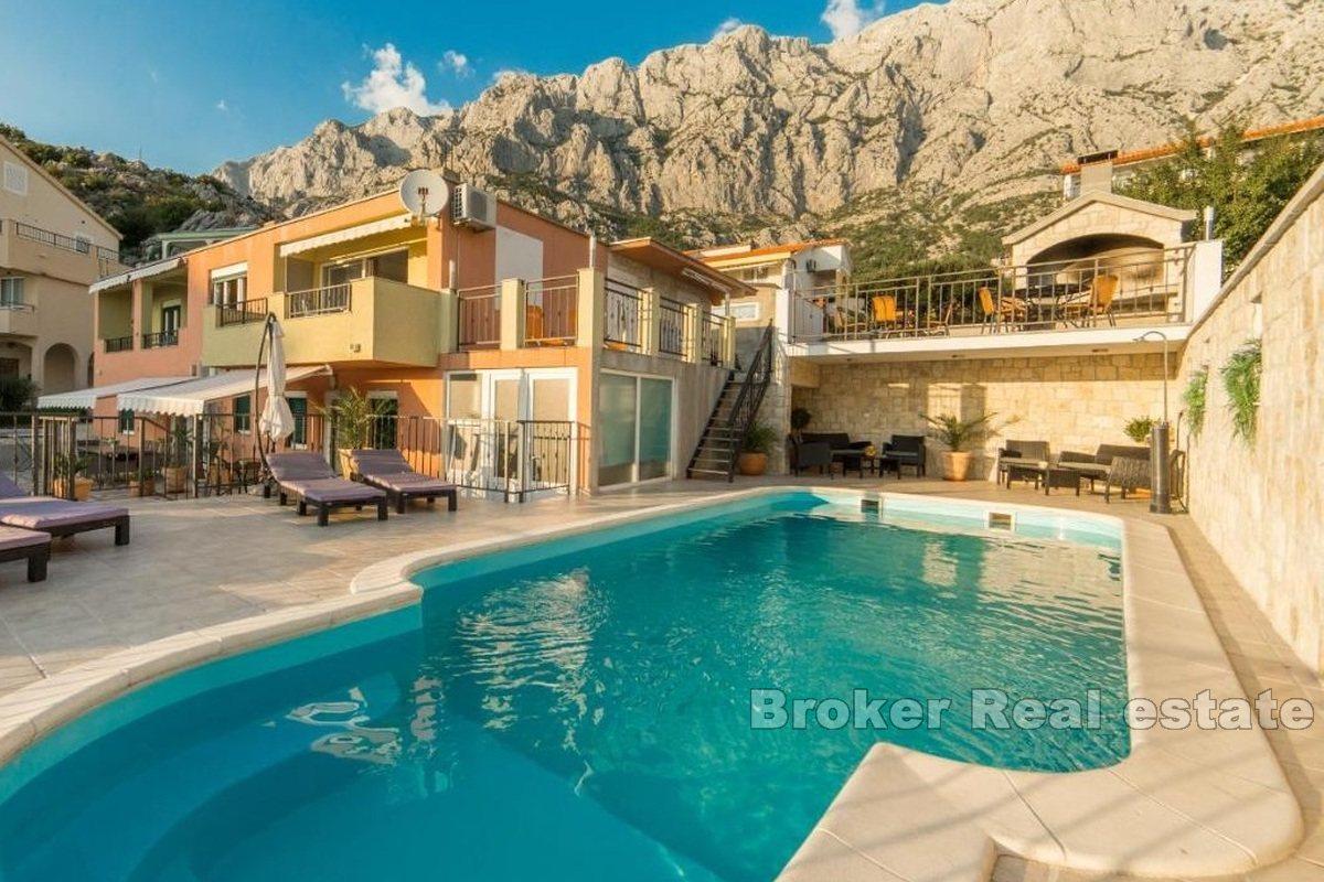 Apartmanska kuća s pet stambenih jedinica