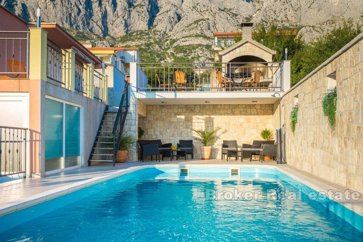 Apartmanska kuća s pet stambenih jedinica