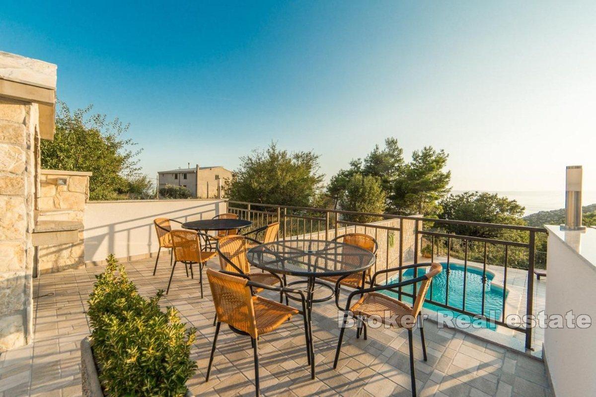 Apartmanska kuća s pet stambenih jedinica