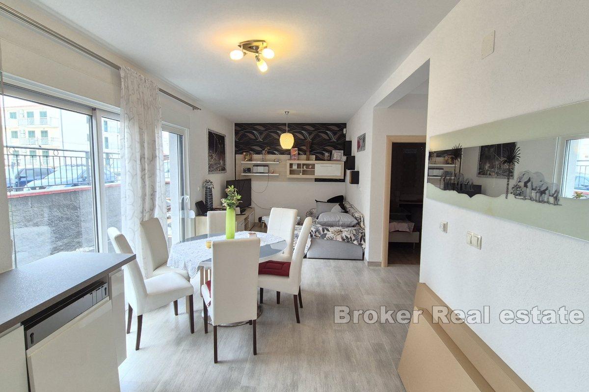 Appartement de deux chambres avec place de parking