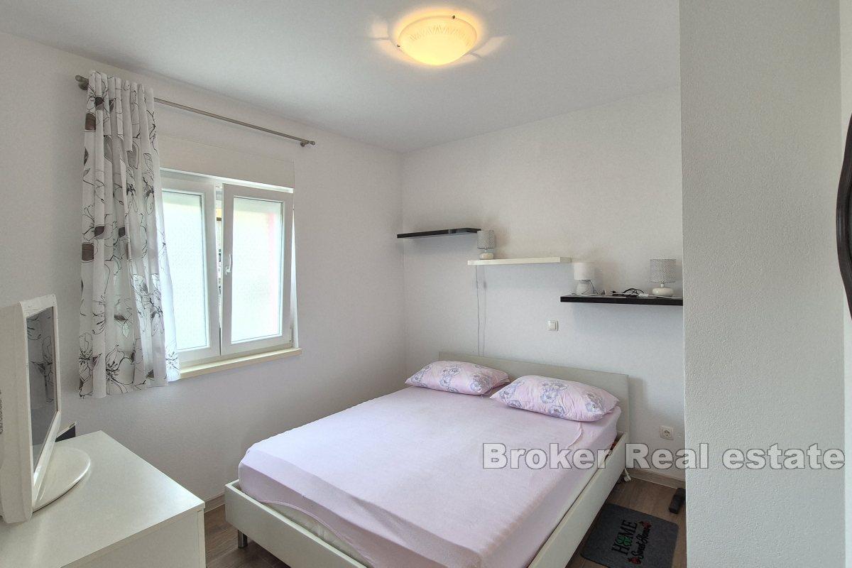 Appartement de deux chambres avec place de parking