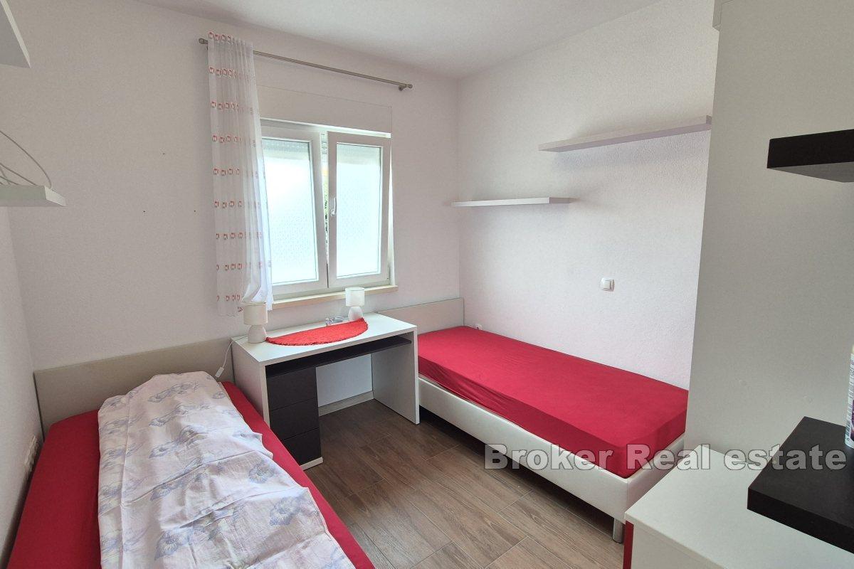 Appartement de deux chambres avec place de parking