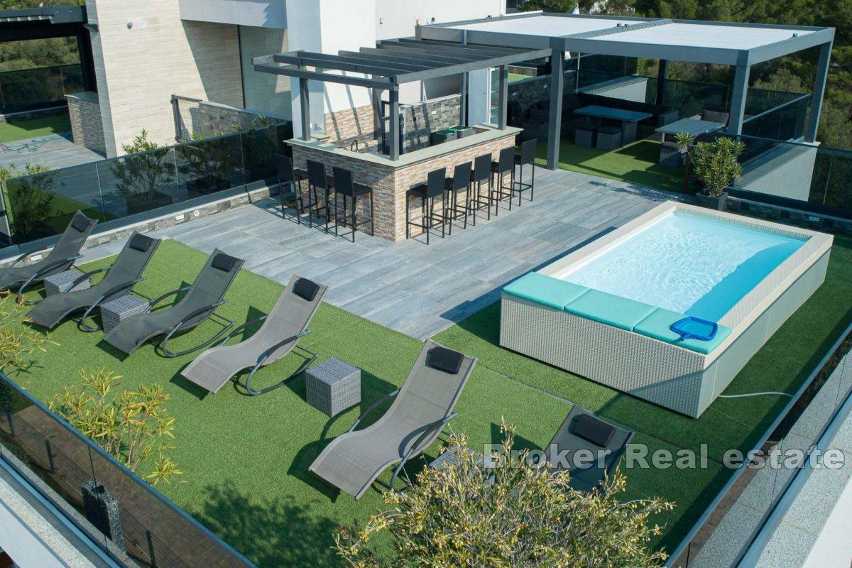 Vodice - Moderný penthouse s výhľadom na more