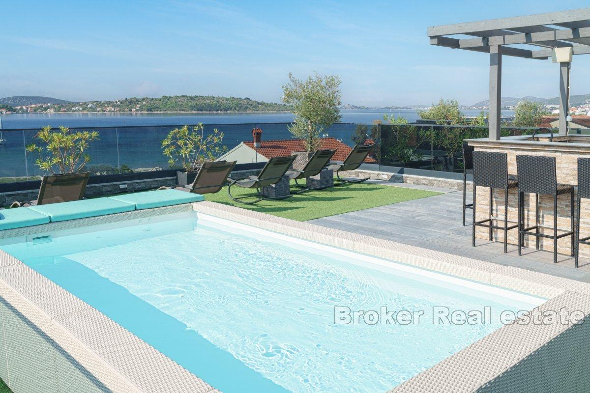 Vodice - Moderný penthouse s výhľadom na more