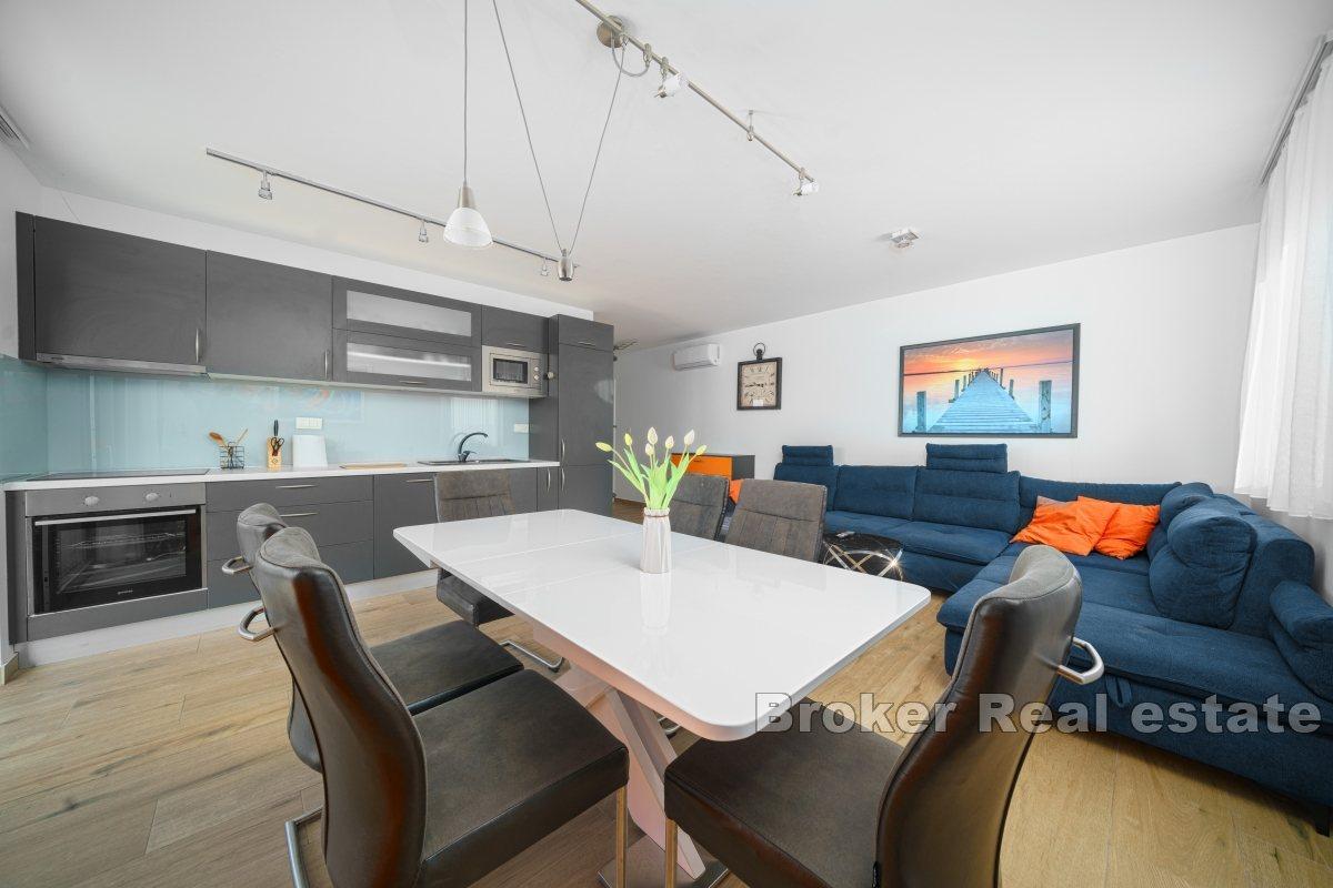 Vodice - Moderný penthouse s výhľadom na more