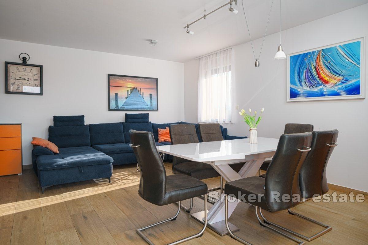 Vodice - Moderný penthouse s výhľadom na more