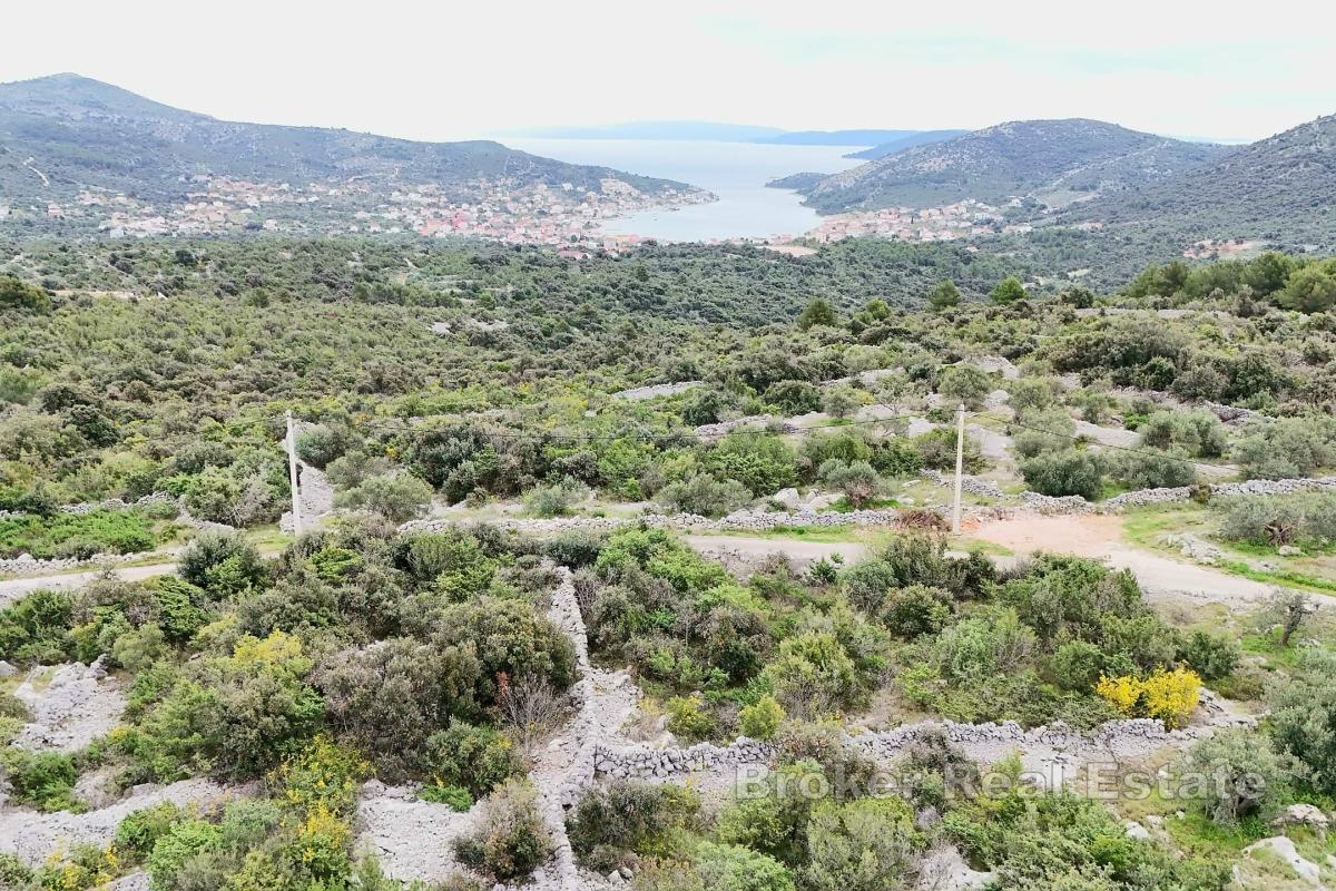 Terreno edificabile con vista libera sul mare