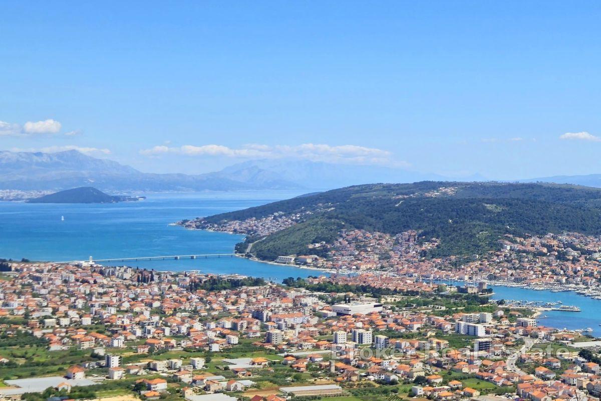Penthouse de trois chambres au dernier étage d'un immeuble neuf