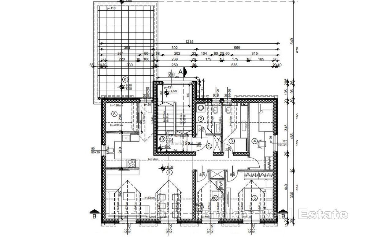 Penthouse de trois chambres au dernier étage d'un immeuble neuf