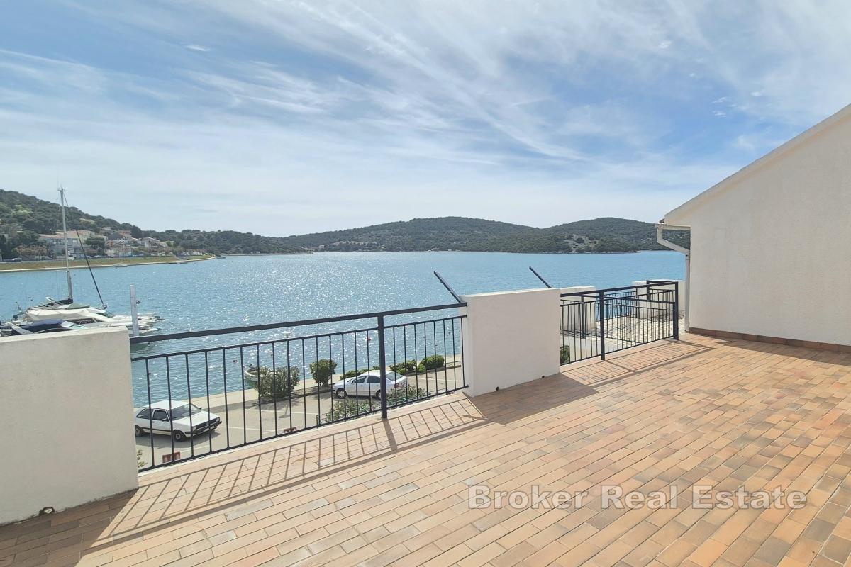 Szesnastopokojowy dom nad morzem