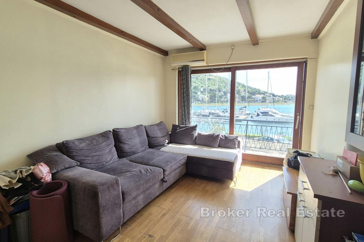 Szesnastopokojowy dom nad morzem