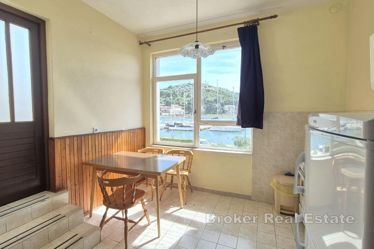 Szesnastopokojowy dom nad morzem